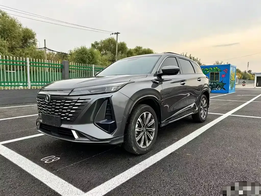 Changan CS75 PLUS — фото 1