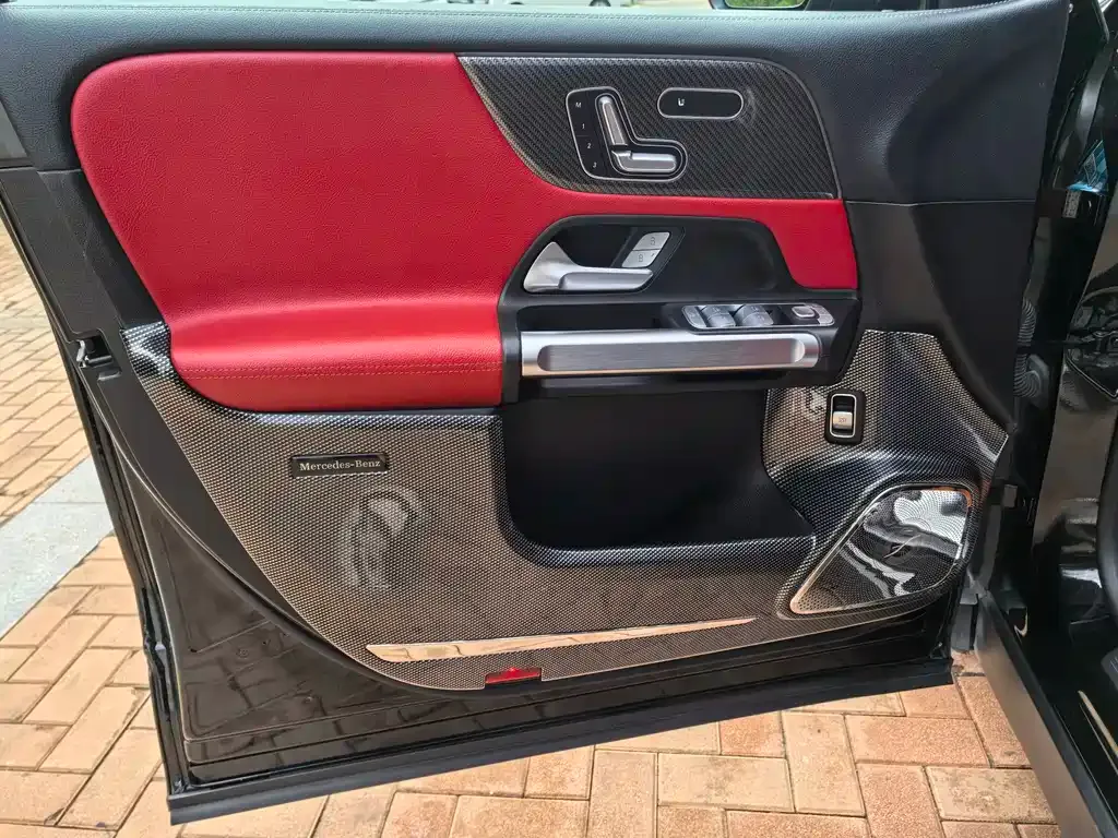 Mercedes-Benz GLB AMG — фото 2