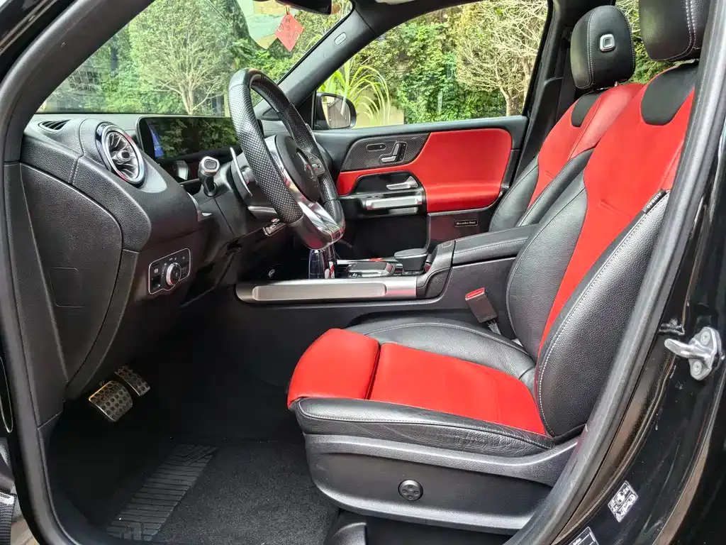 Mercedes-Benz GLB AMG — фото 5