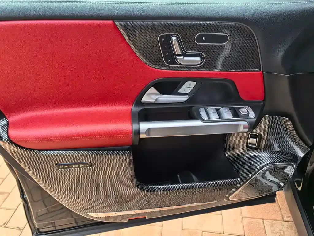 Mercedes-Benz GLB AMG — фото 4