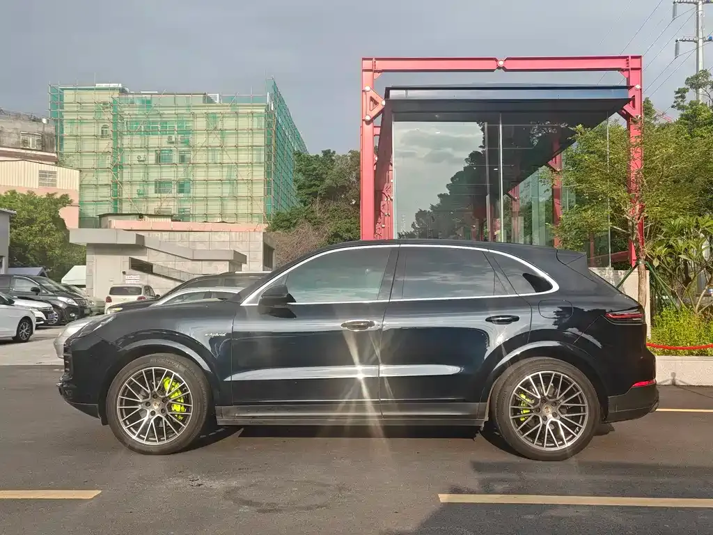 Porsche Cayenne Hybrid — фото 6