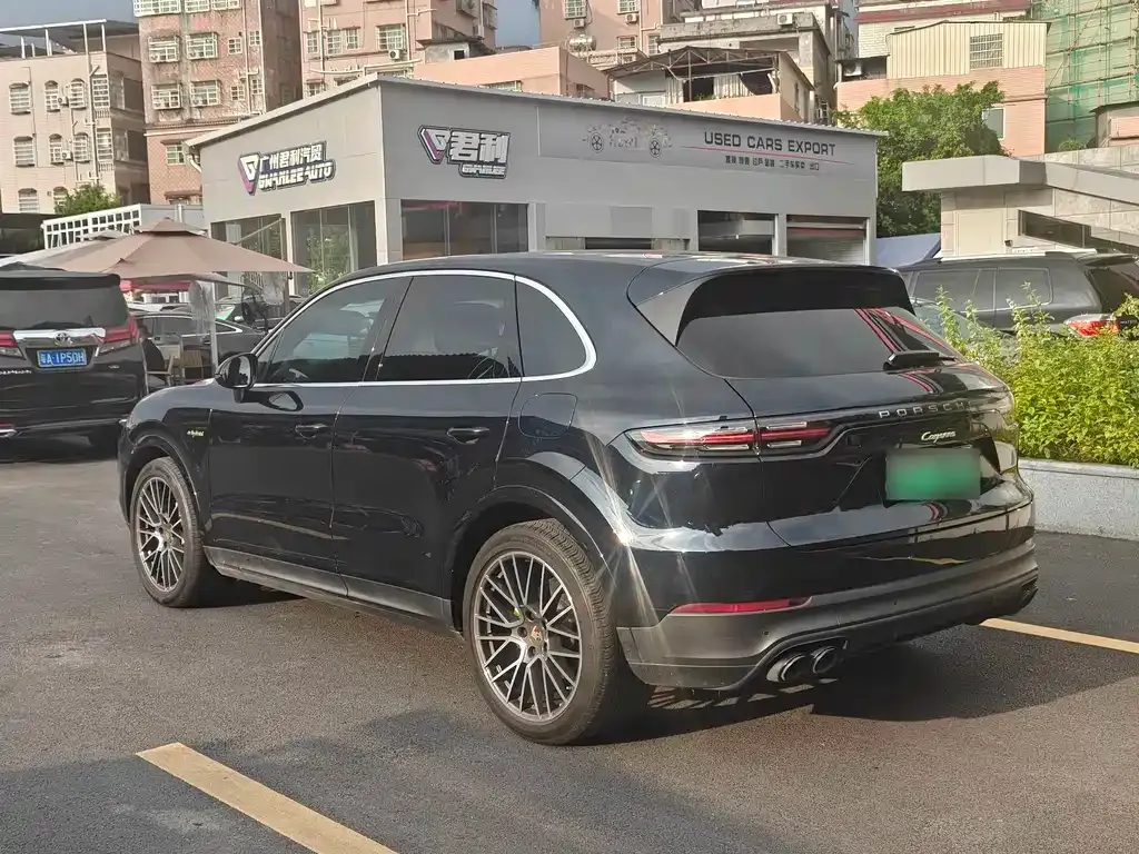 Porsche Cayenne Hybrid — фото 10