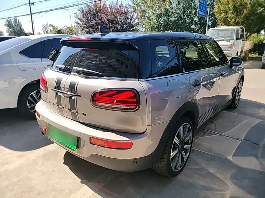 MINI Clubman — фото 3