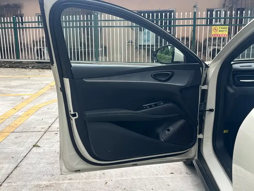BYD Seal 06 — фото 10
