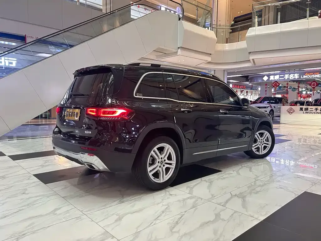 Mercedes-Benz GLB — фото 10