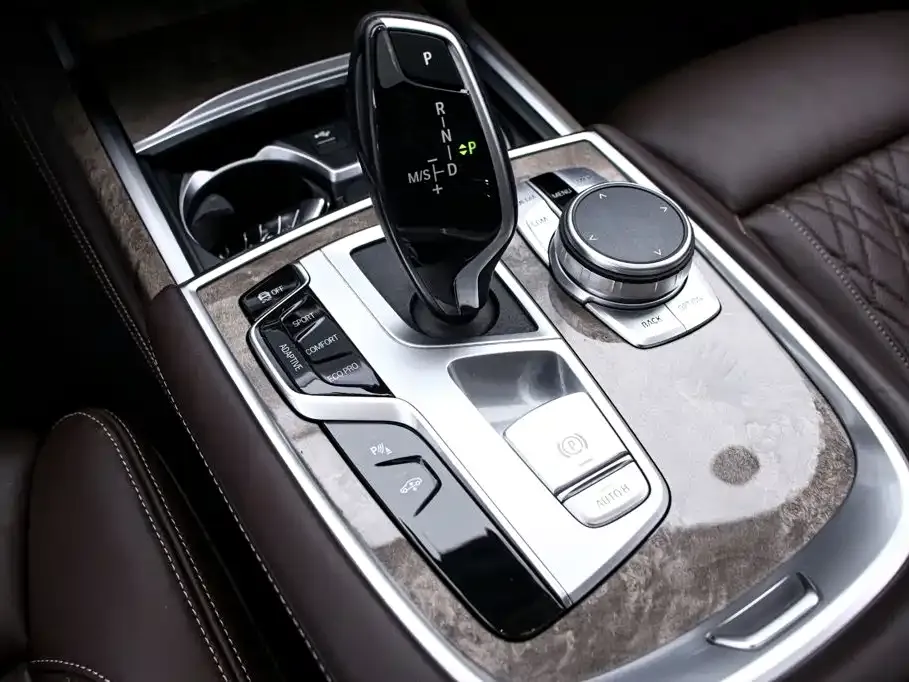 BMW 7 Series — фото 5