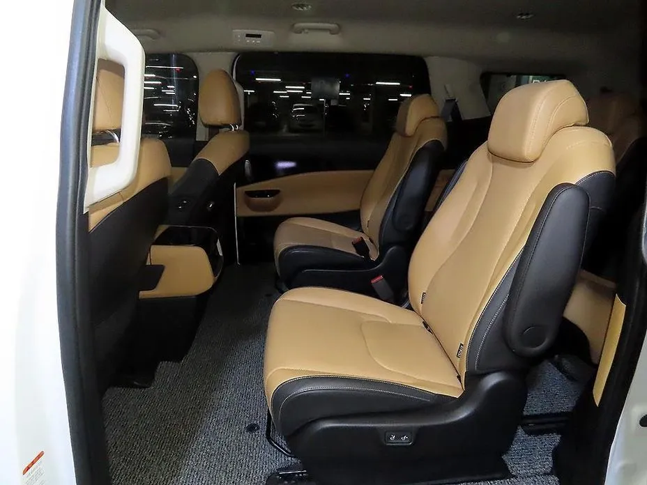 Kia Carnival — фото 7