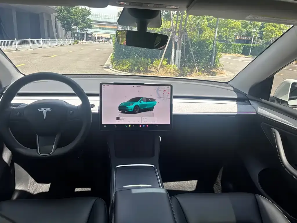 Tesla Model Y — фото 7