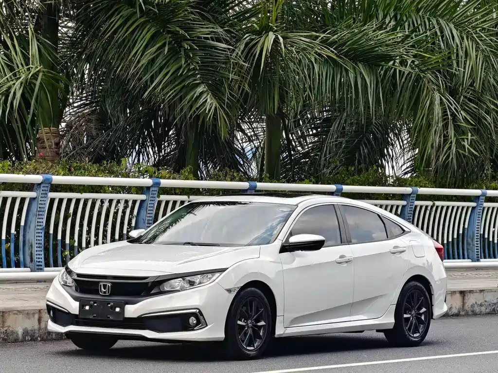 Honda Civic — фото 1