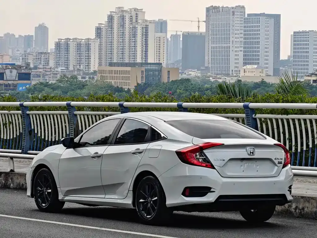 Honda Civic — фото 4