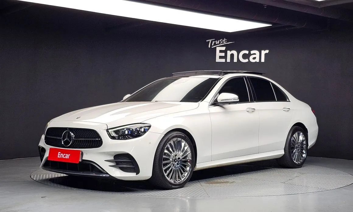 Mercedes-Benz E-Class — фото 1