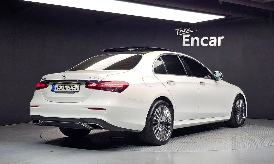 Mercedes-Benz E-Class — фото 2