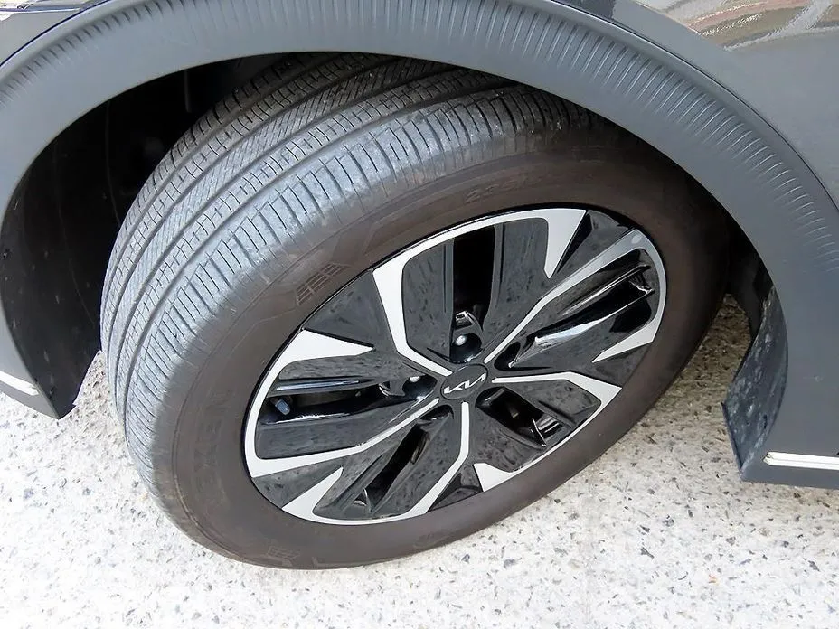 Kia EV6 — фото 10