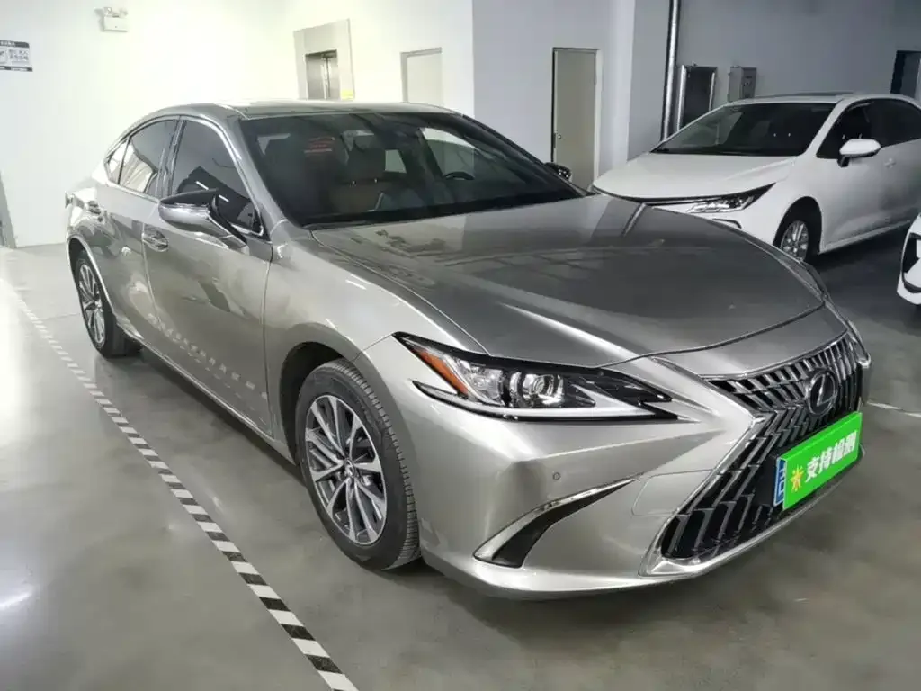 Lexus ES — фото 6
