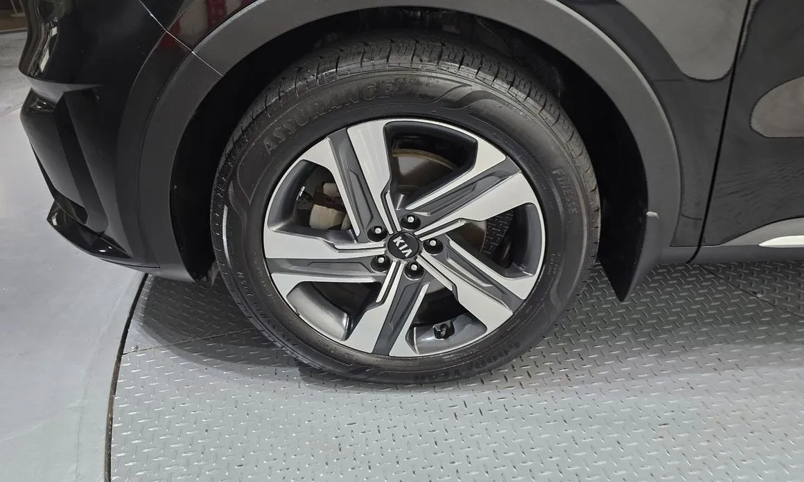 Kia Sorento — фото 8