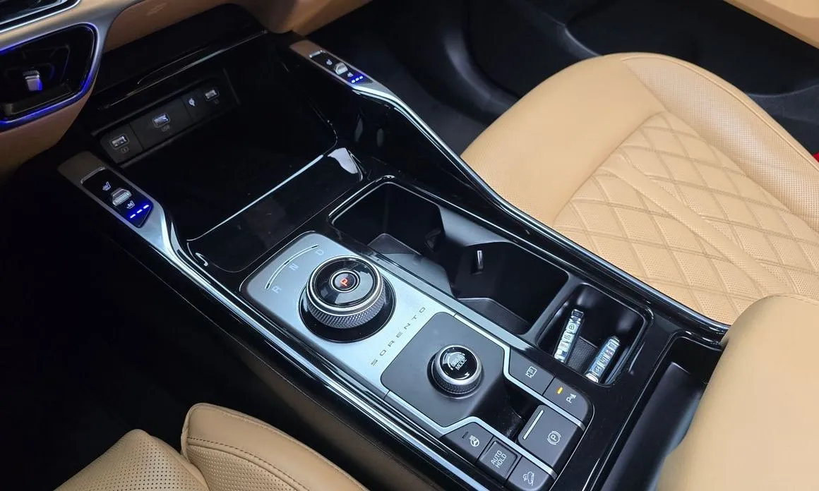 Kia Sorento — фото 9