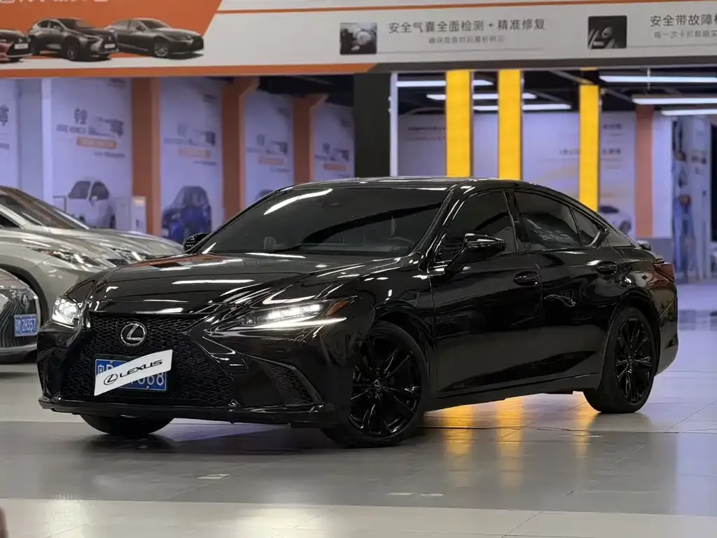 Lexus ES — фото 1