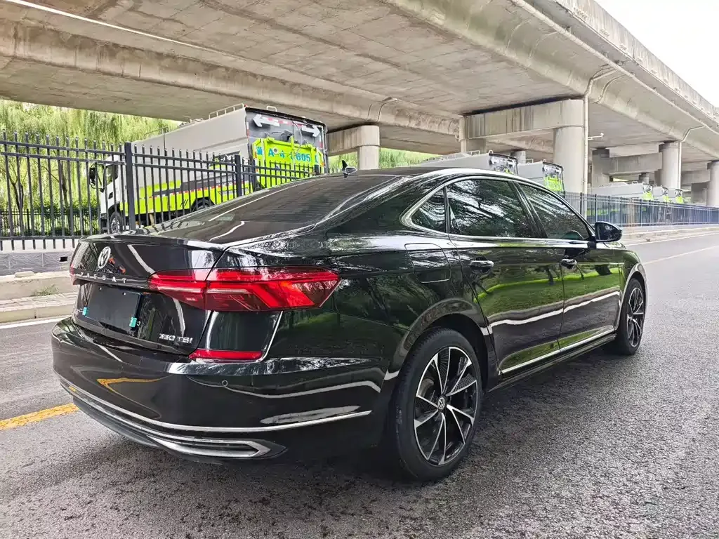 Volkswagen Passat — фото 9
