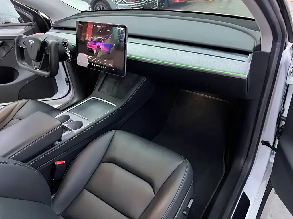 Tesla Model Y — фото 7