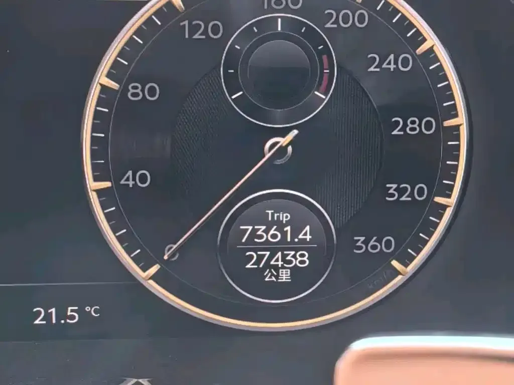 Bentley Flying Spur — фото 6