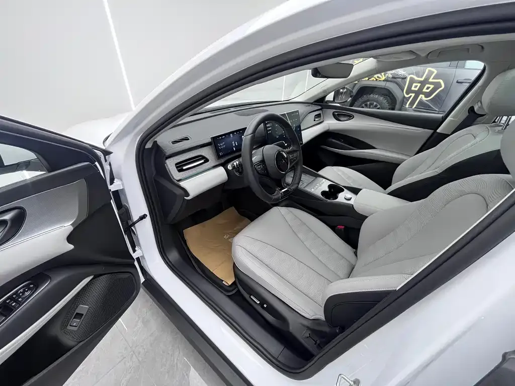 BYD Seal 06 DM-i Touring — фото 3