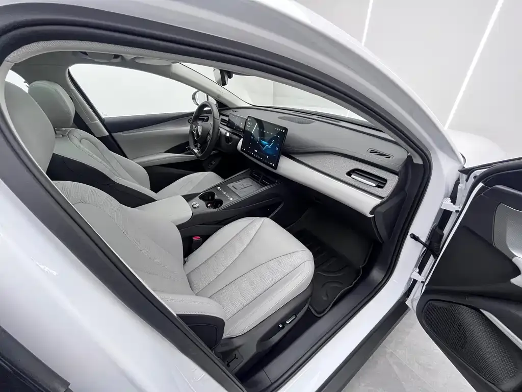 BYD Seal 06 DM-i Touring — фото 8