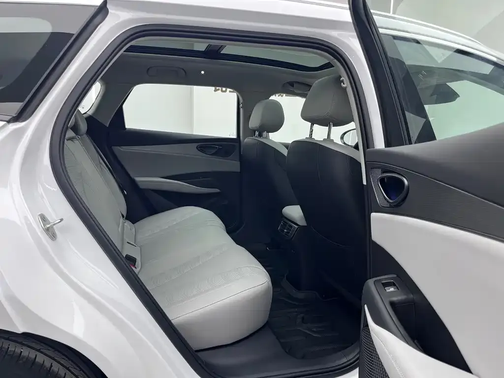 BYD Seal 06 DM-i Touring — фото 7