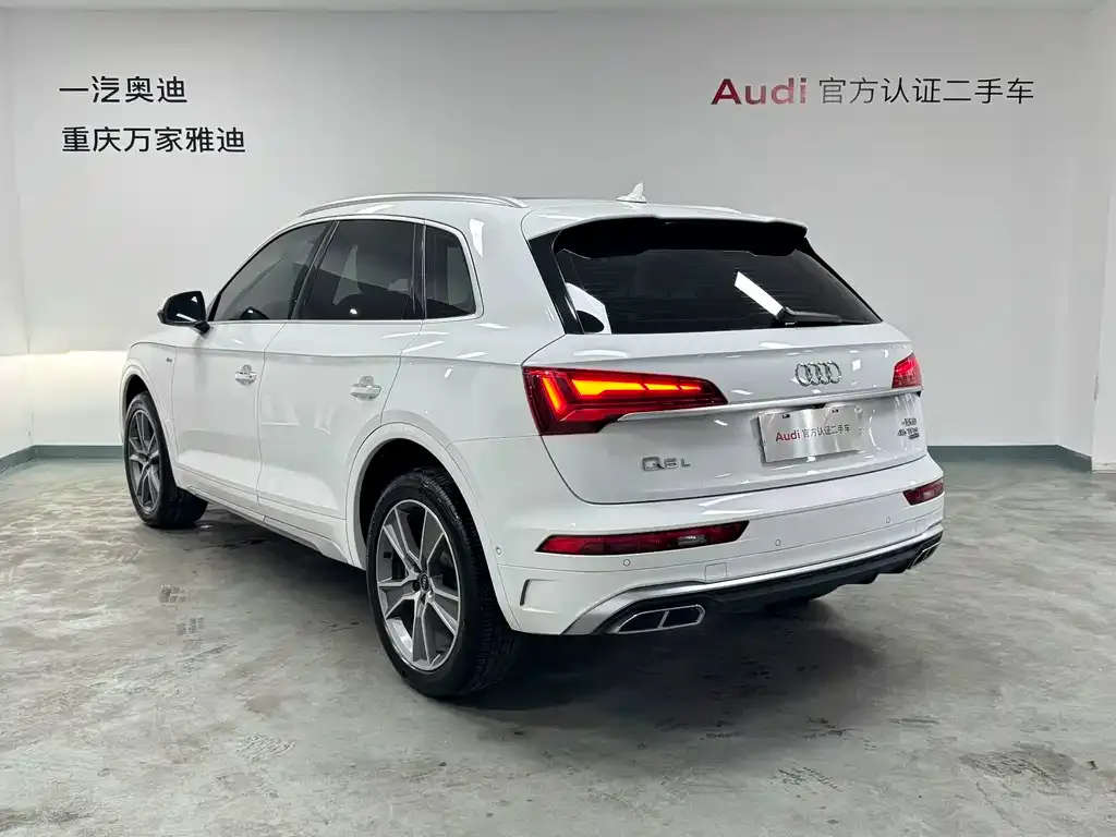 Audi Q5L — фото 10