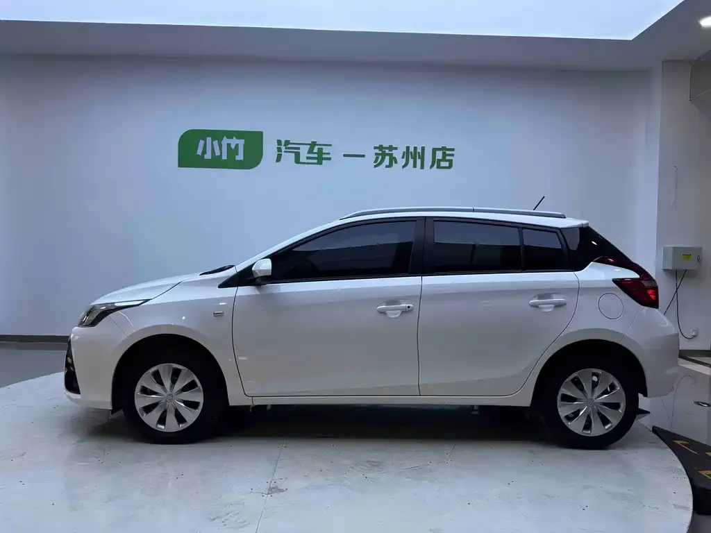 Toyota Yaris L — фото 5