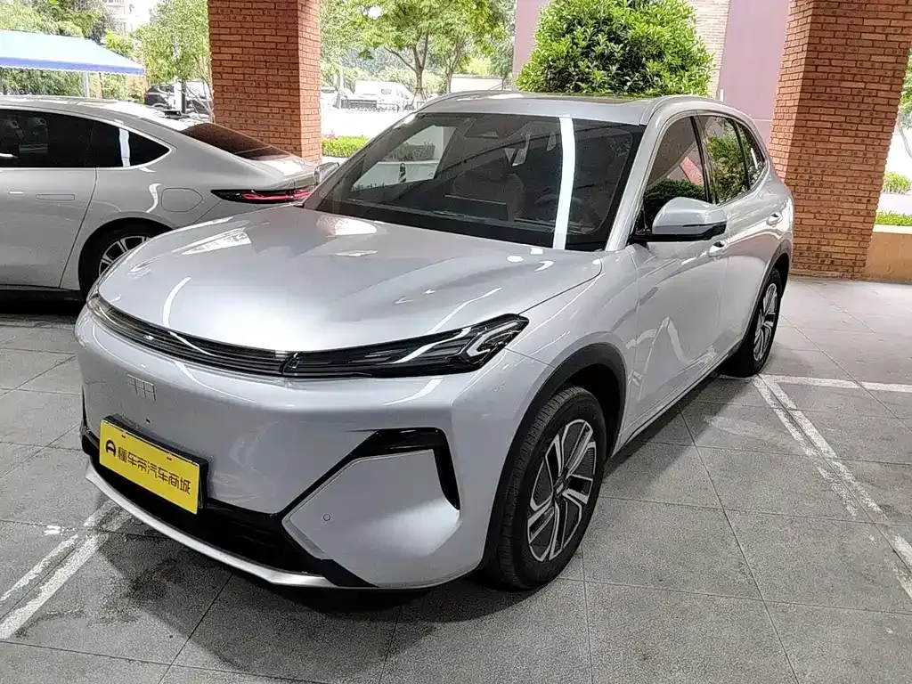 Geely Galaxy Xingjian 7 — фото 1