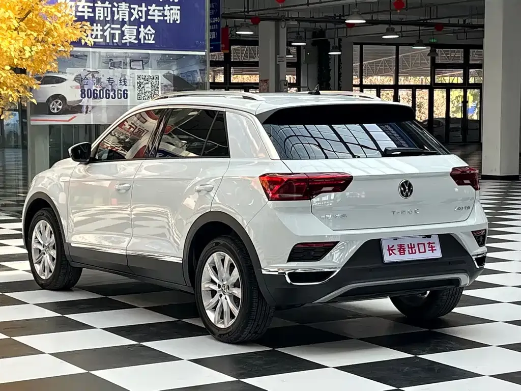 Volkswagen T-Roc — фото 6
