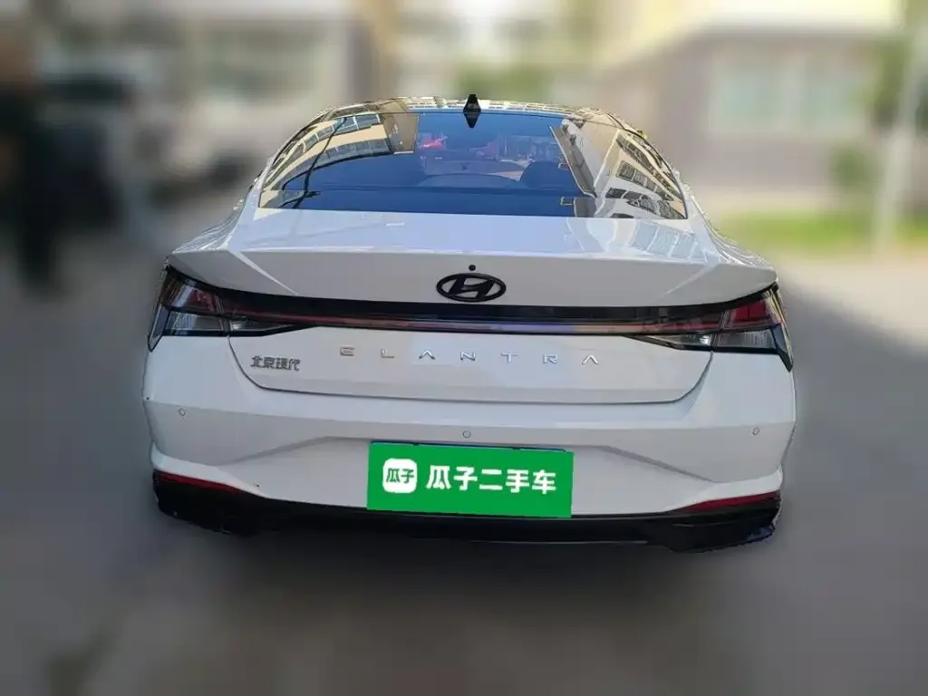 Hyundai Elantra — фото 3