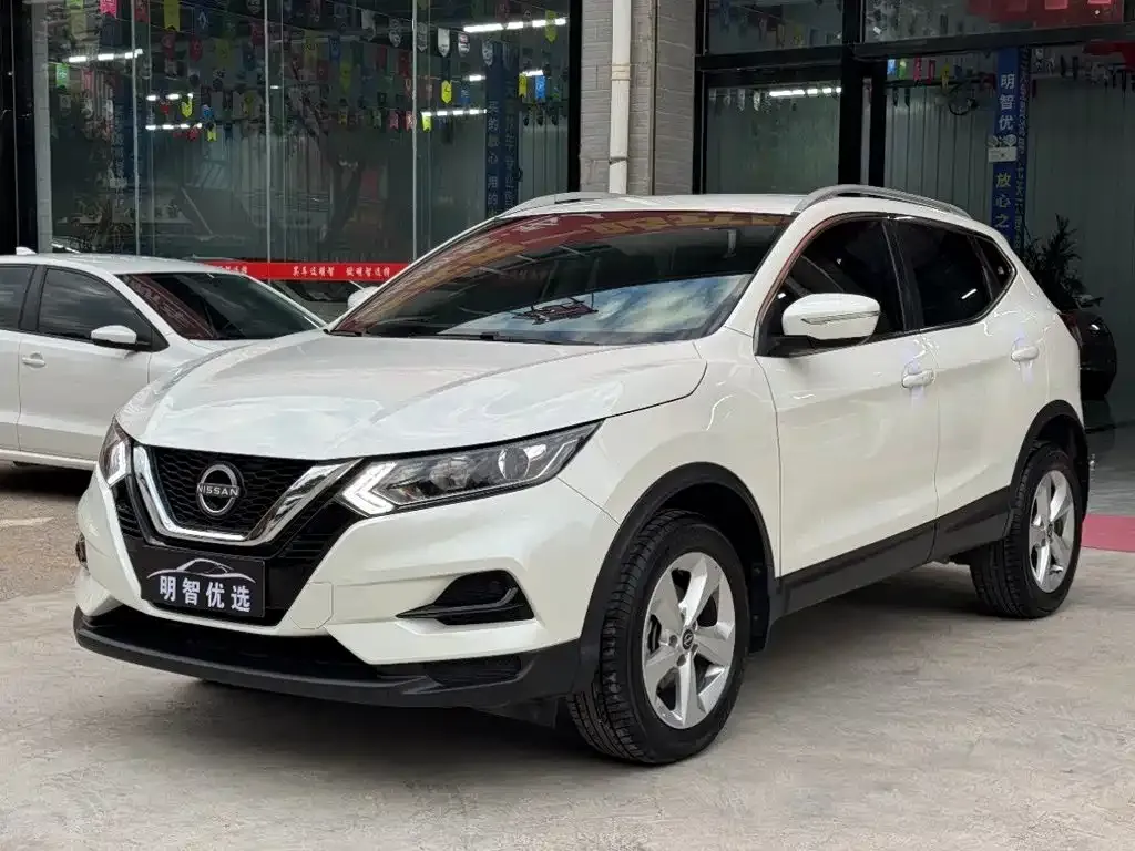 Nissan Qashqai — фото 1