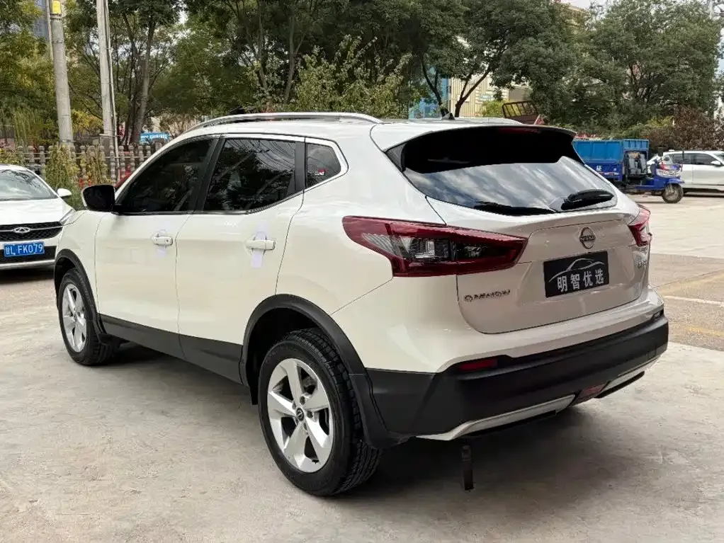 Nissan Qashqai — фото 9