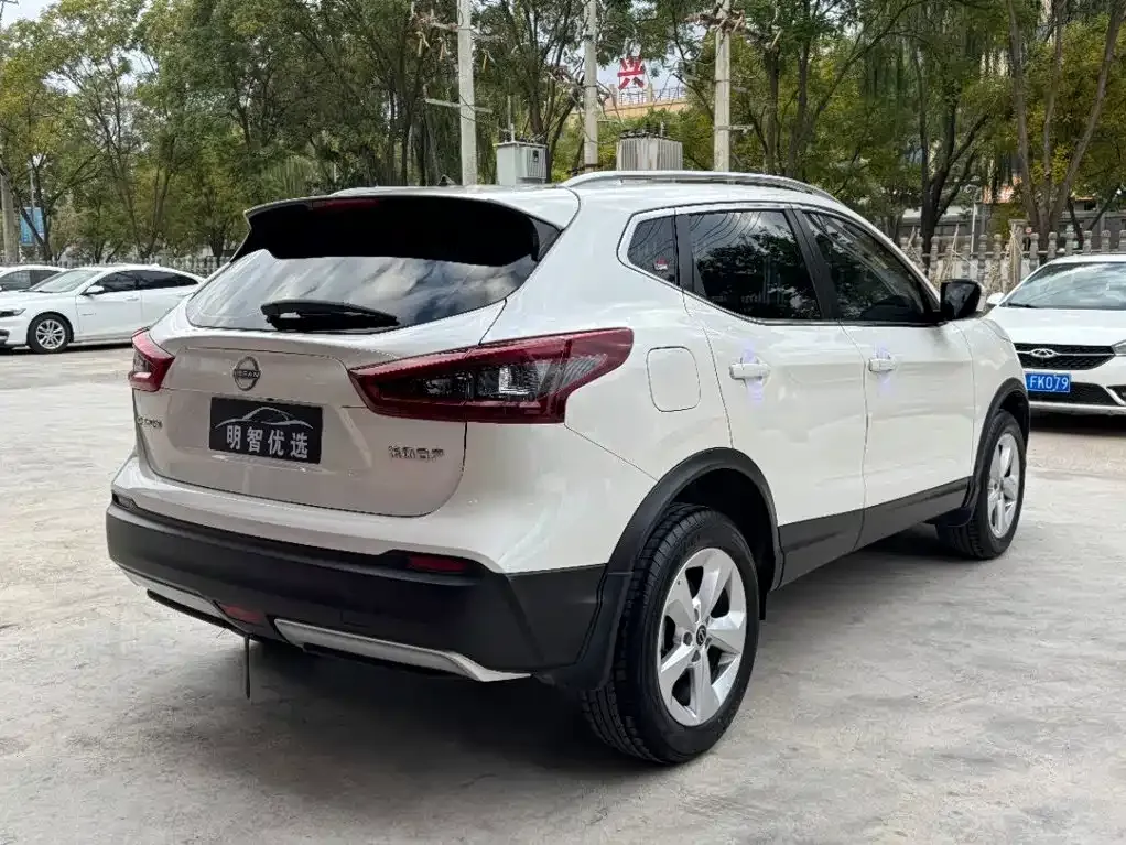 Nissan Qashqai — фото 4