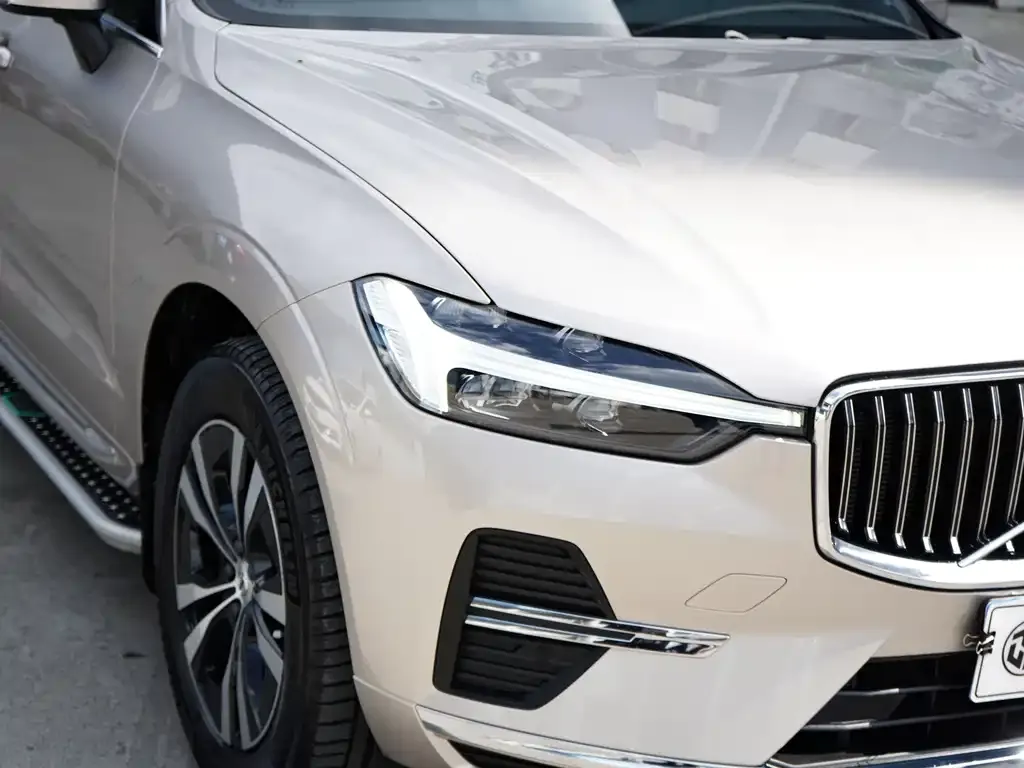 Volvo XC60 — фото 9