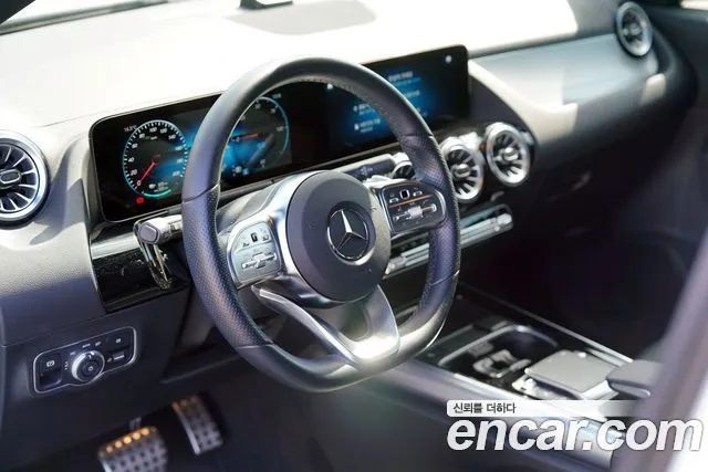 Mercedes-Benz EQA — фото 3