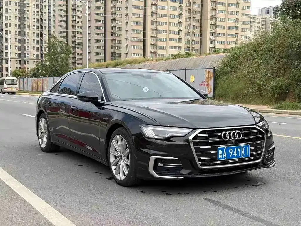 Audi A6L — фото 1