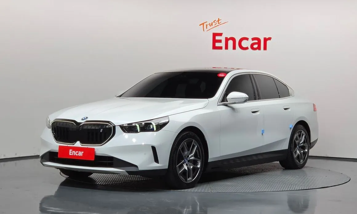 BMW i5 — фото 1