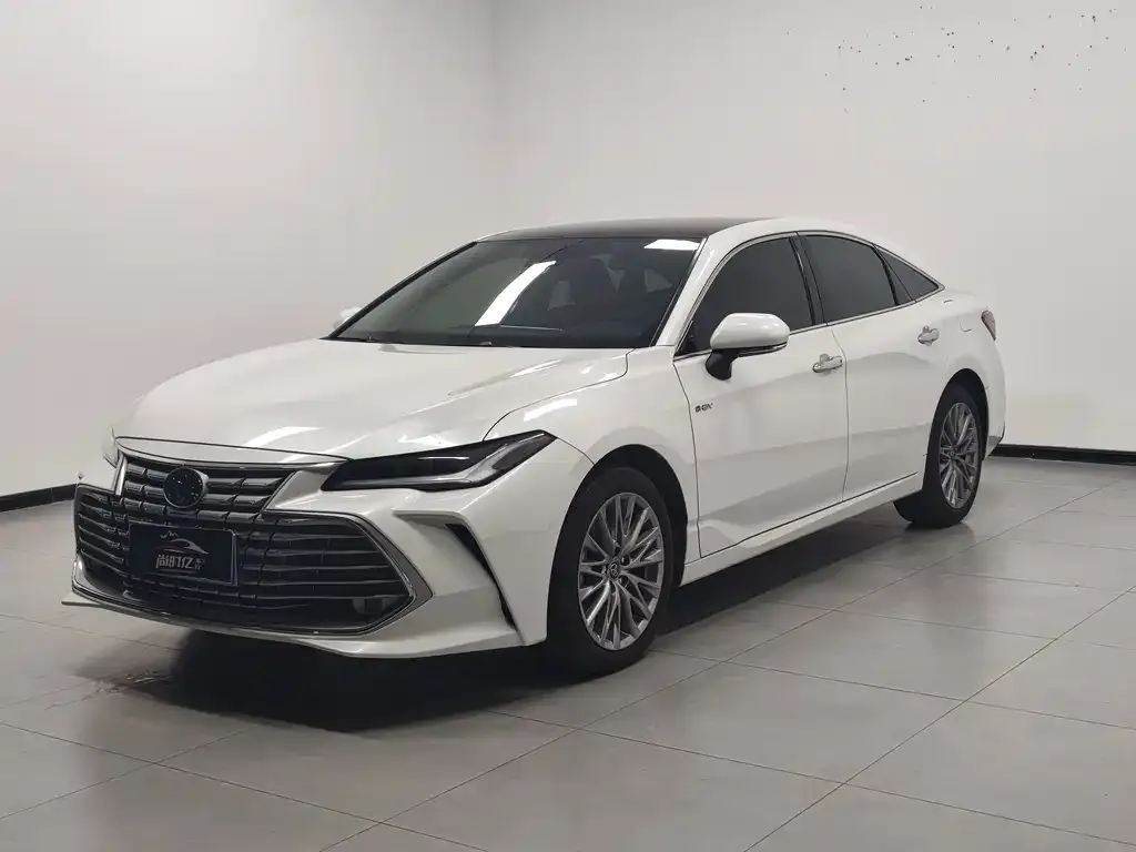 Toyota Avalon — фото 1