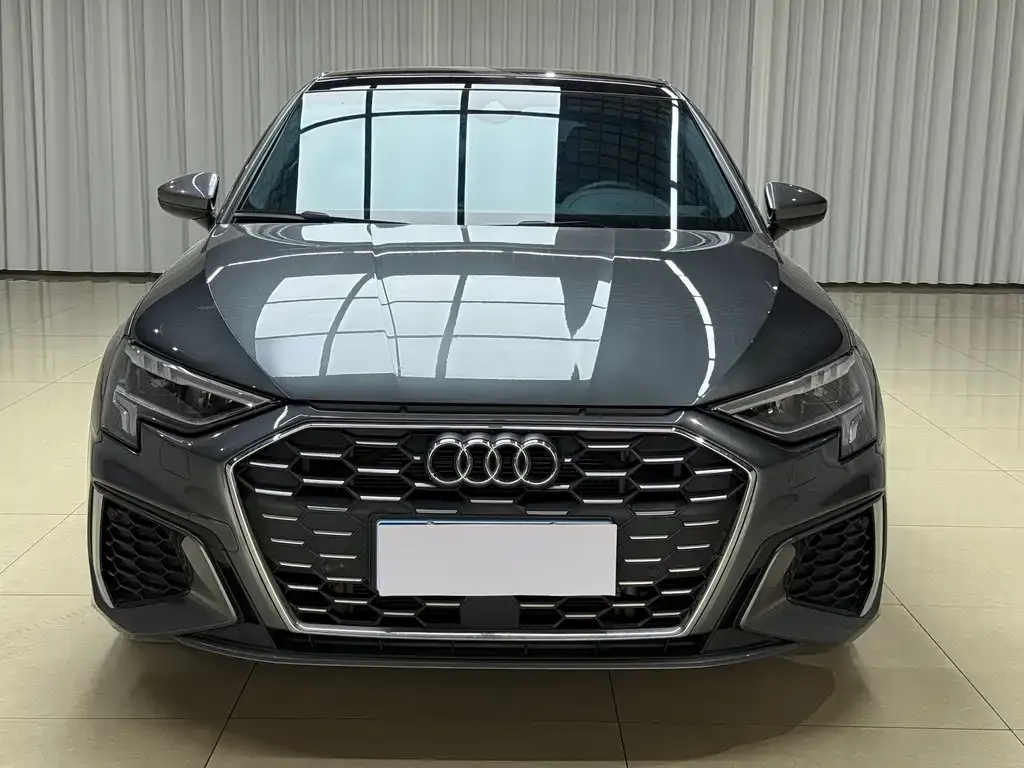 Audi A3 — фото 1