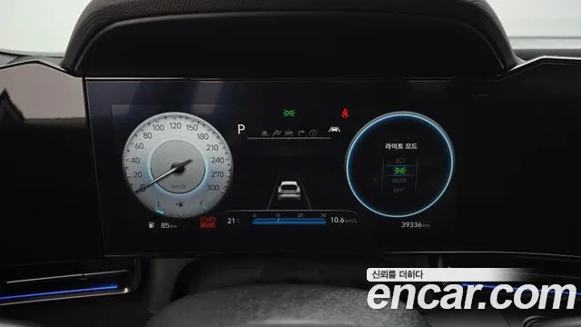 Hyundai AVANTE — фото 3