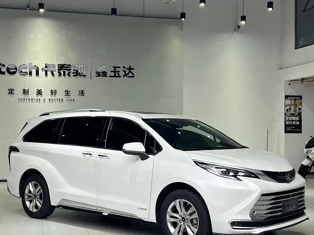 Toyota Sienna — фото 2