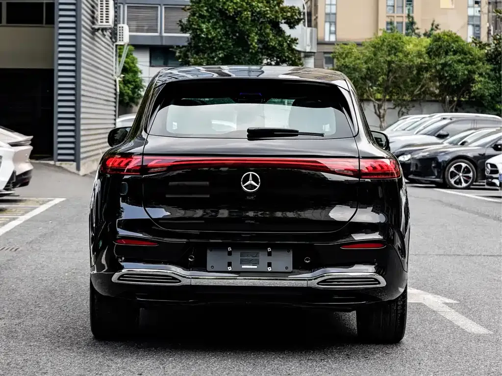 Mercedes-Benz EQS SUV — фото 7
