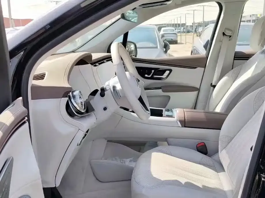 Mercedes-Benz EQS SUV — фото 6