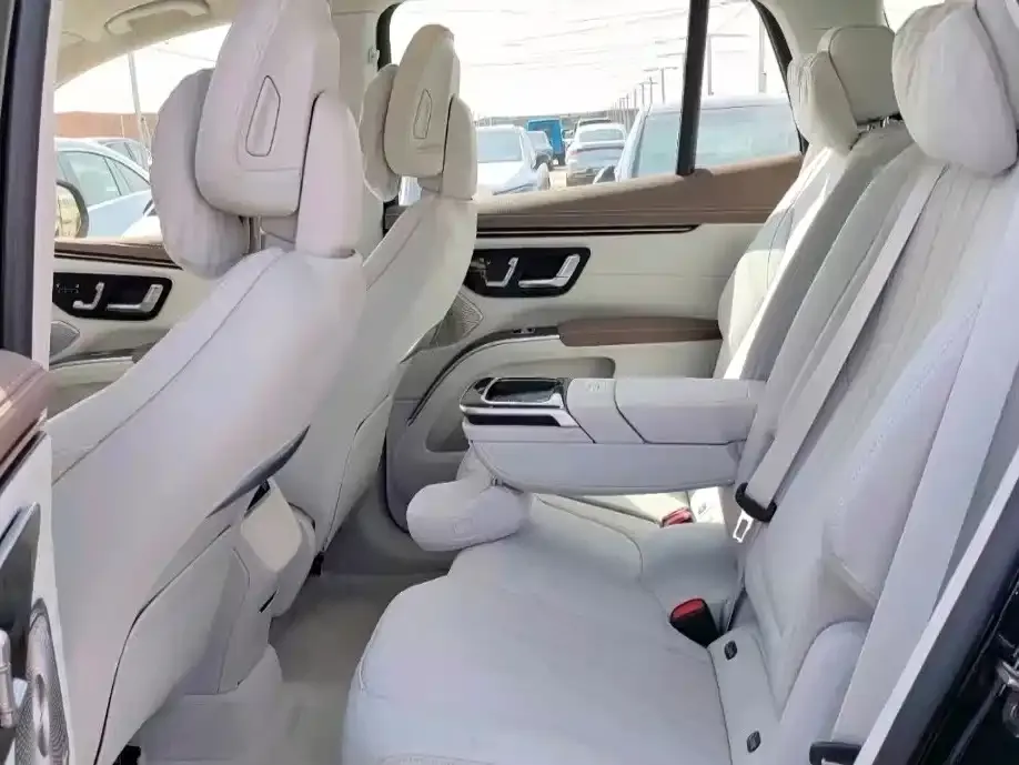 Mercedes-Benz EQS SUV — фото 4