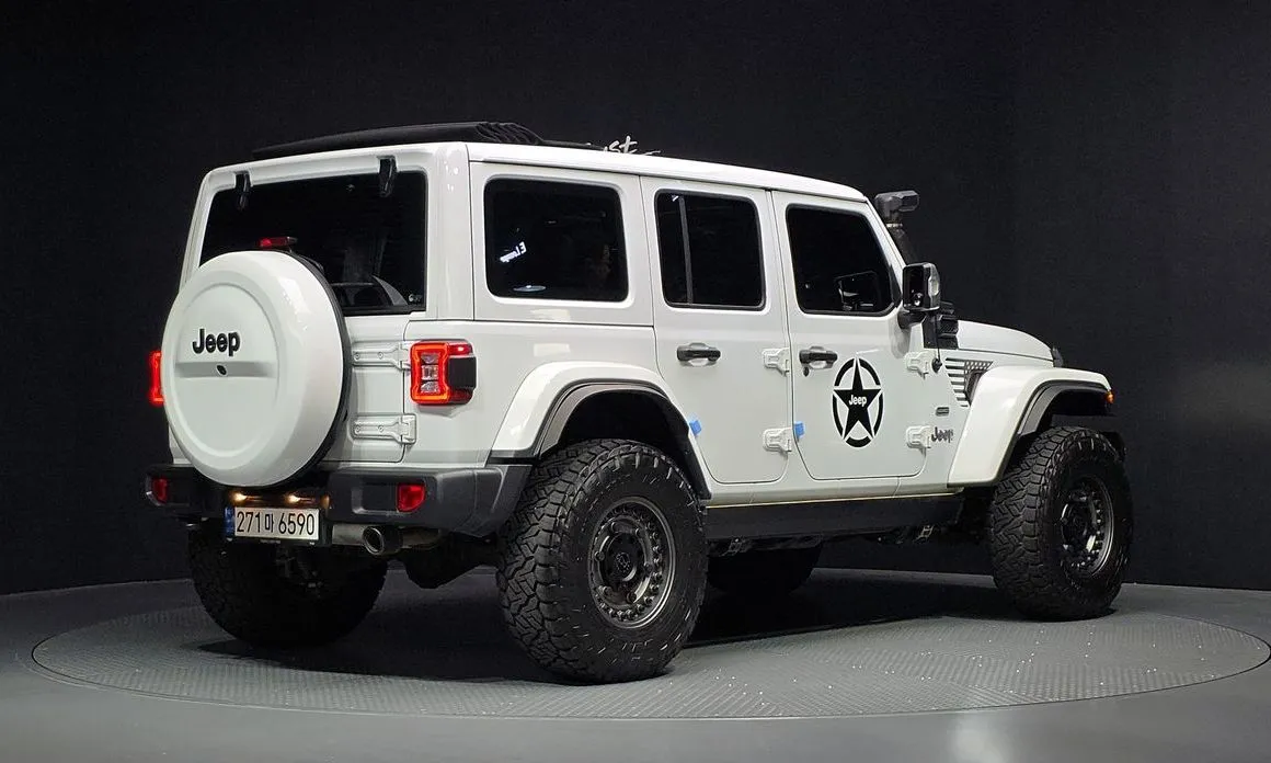 Jeep Wrangler — фото 9