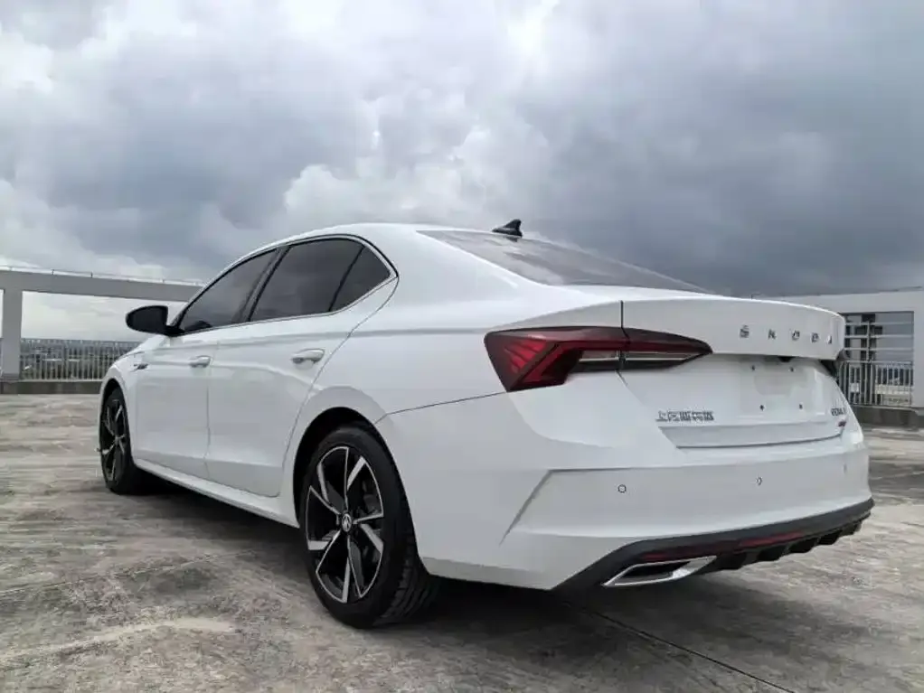 Skoda Octavia — фото 3