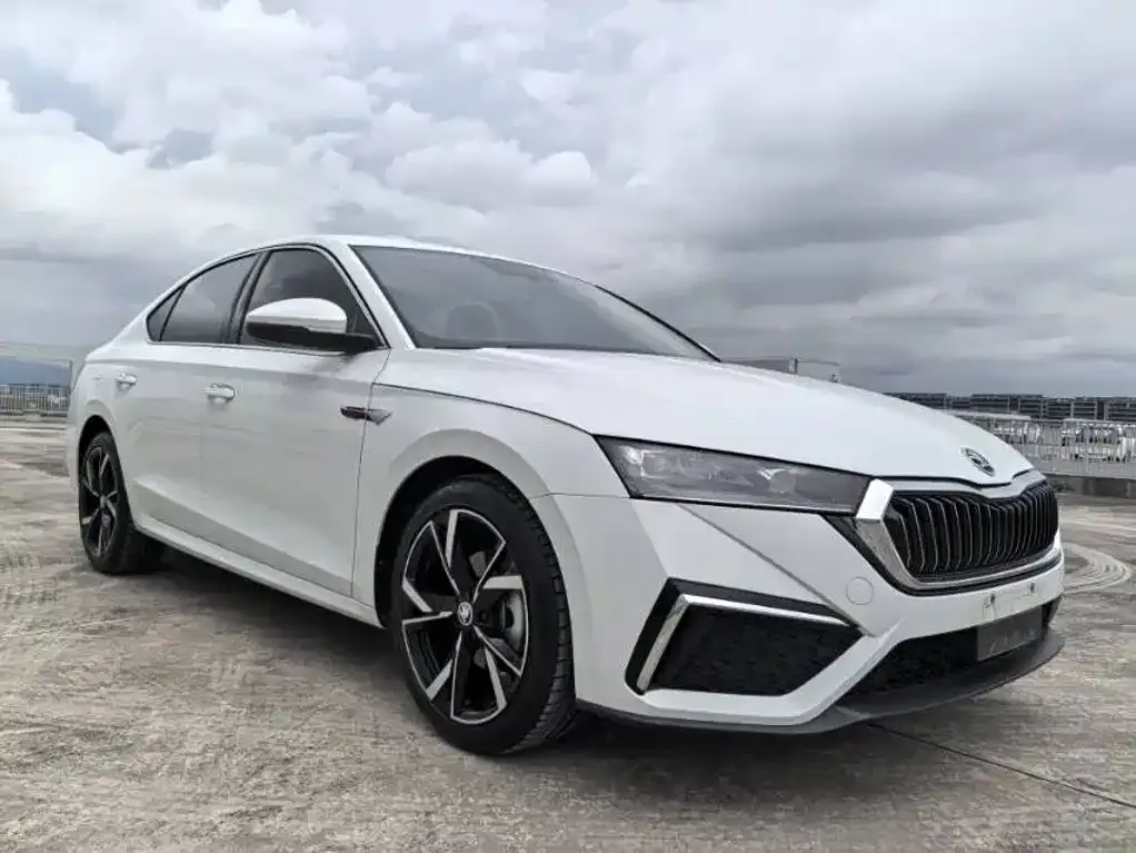 Skoda Octavia — фото 9