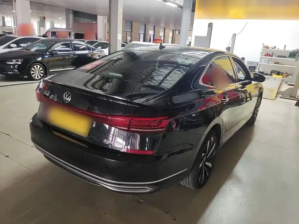 Volkswagen Passat — фото 6